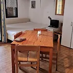 Daire T2 Avec Terrasse Et Piscine A Port Barcares - Fr-1-195-13